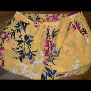 Colorful 🌺 Hawaiian shorts